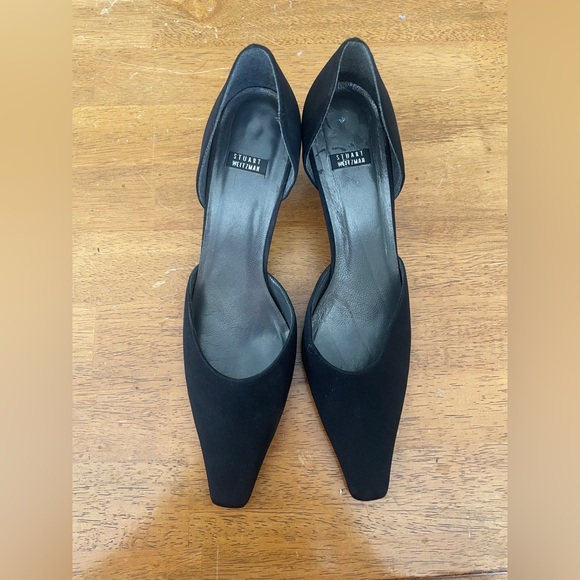 Stuart Weizman kitten heel. Size 8. runs small. Made in Spain - Picture 2 of 5
